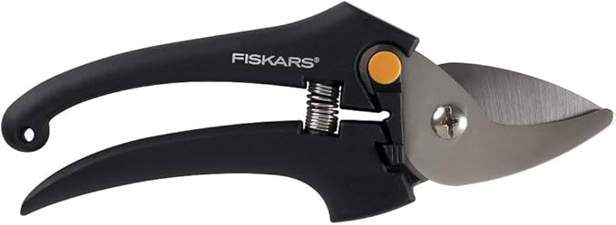 Fiskars Stainless Steel Bypass Fashion Pruner, Black [379200-1005 FSKSHR]