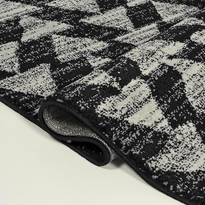 JONATHAN Y Aisha Moroccan Triangle Geometric Black/Cream Indoor Area Rug, 5x8, Contemporary, Modern, Easy-Cleaning for Living Room, Bedroom, Kitchen, Pet Friendly, Non-Shedding (MOH206C-5)