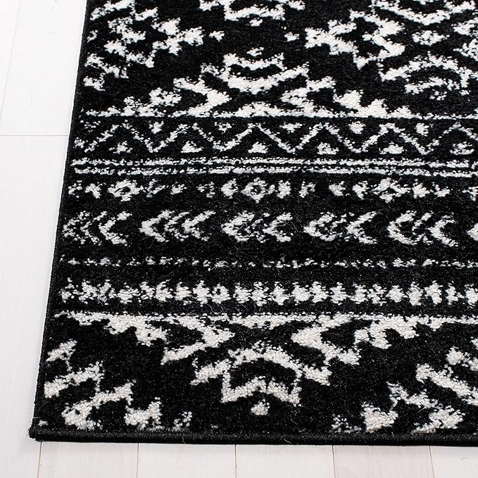 SAFAVIEH Tulum Collection Runner Rug - 2' x 8', Black & Ivory, Moroccan Boho Tribal Design, Non-Shedding & Easy to Clean, Ideal for Living Room, Hallway, Foyer, Entryway, Bedroom (TUL272Z)
