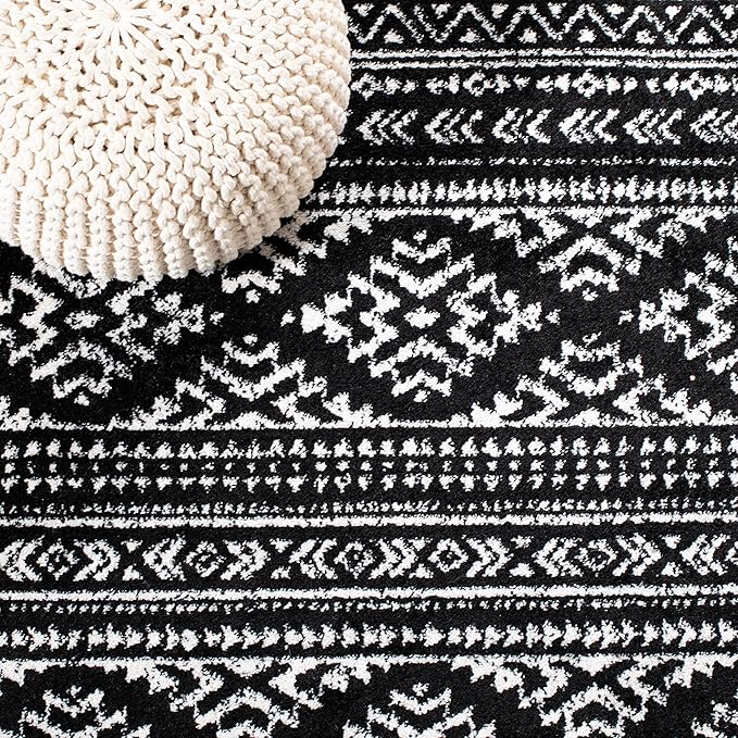 SAFAVIEH Area Rug 3x5 - Tulum Collection - Black & Ivory, Moroccan Boho Tribal Design, Non-Shedding & Easy to Clean, Ideal for Entryway, Foyer, Accent Space, Bedroom (TUL272Z)