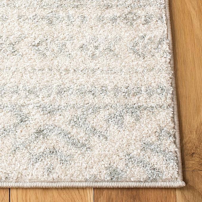 SAFAVIEH Area Rug 6x9 - Tulum Collection - Ivory & Light Grey, Moroccan Boho Tribal Design, Non-Shedding & Easy to Clean, Ideal for Living Room, Bedroom, Dining Space (TUL272G)